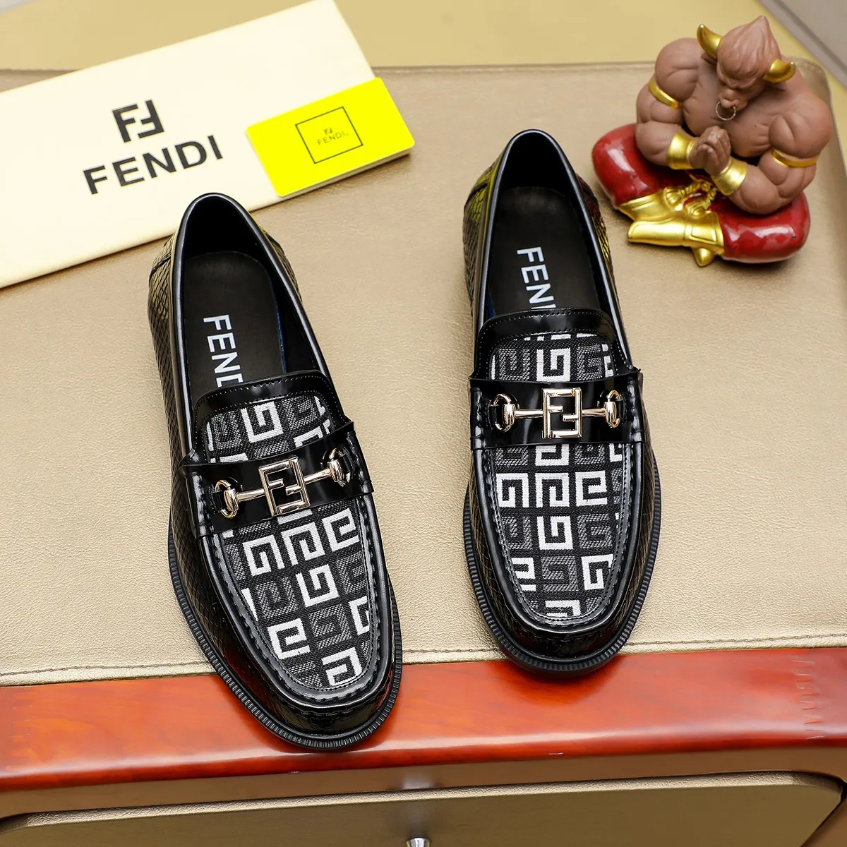 Men's shoes💰460 🕷🕷【FENDI】The latest men's formal leather shoes🇨🇳Classic series not to be missed💯The first layer is made of imported first-layer cowhide☘Original quality, the leather is smooth and delicate🎋The version is awesome, the perfect streamlined outline🍇🐮Leather lining, color, size 38-45...